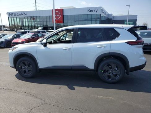 New 2026 Nissan Rogue SV w/ Cold Weather Package AWD/4WD image 4