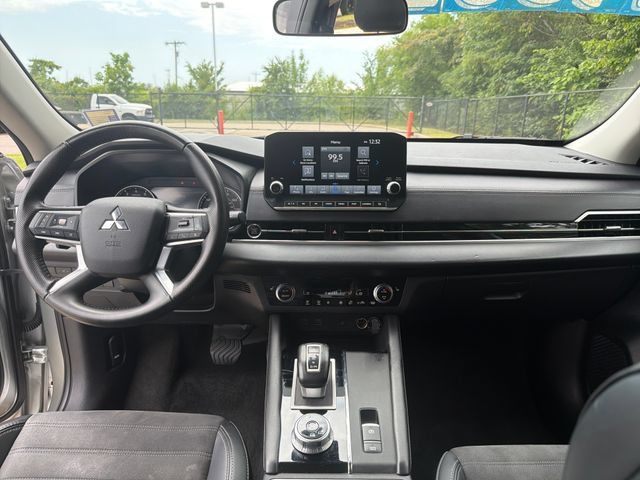 Used 2024 Mitsubishi Outlander SE AWD/4WD image 15