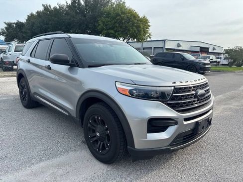 Used 2021 Ford Explorer XLT w/ Class III Trailer Tow Package RWD image 3