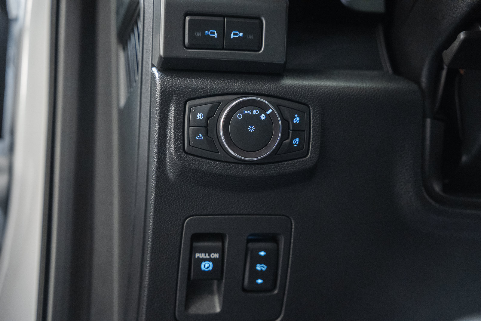 Used 2019 Ford F150 XLT w/ Equipment Group 302A Luxury AWD/4WD image 43