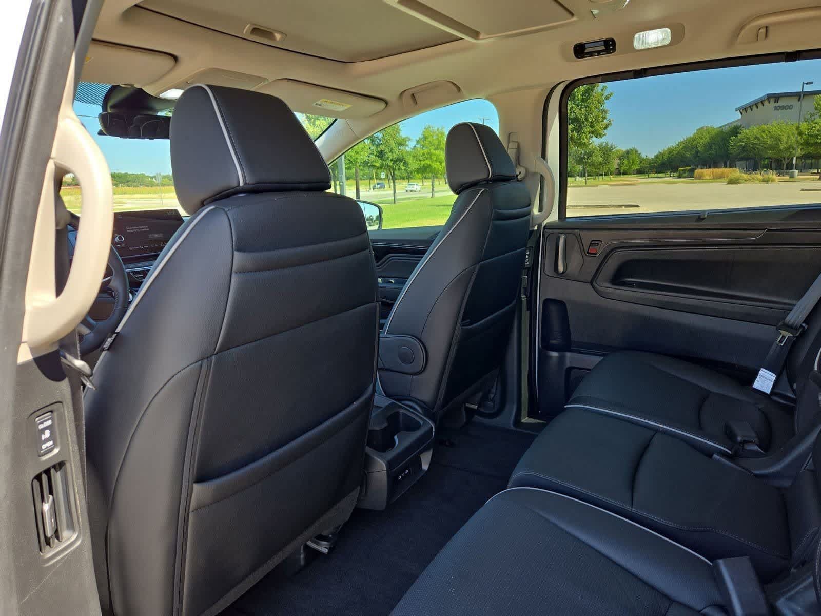 Used 2025 Honda Odyssey Elite image 17