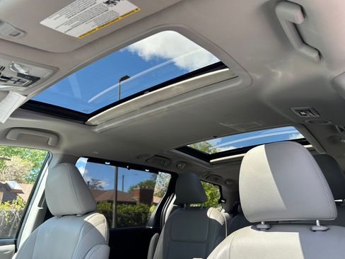 Used 2017 Toyota Sienna Limited AWD/4WD image 29