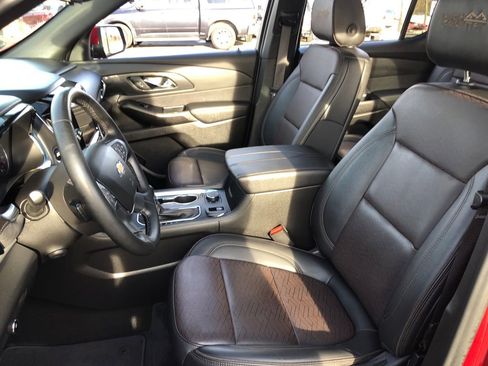 Used 2023 Chevrolet Traverse High Country AWD/4WD image 19
