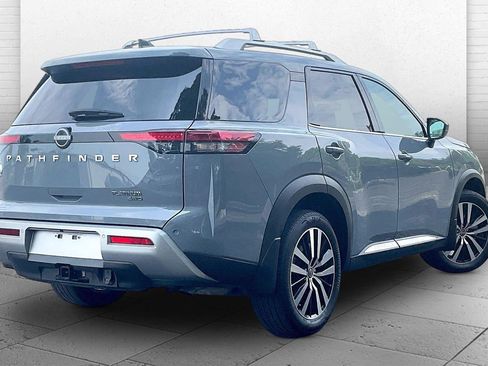 Used 2025 Nissan Pathfinder Platinum AWD/4WD image 14