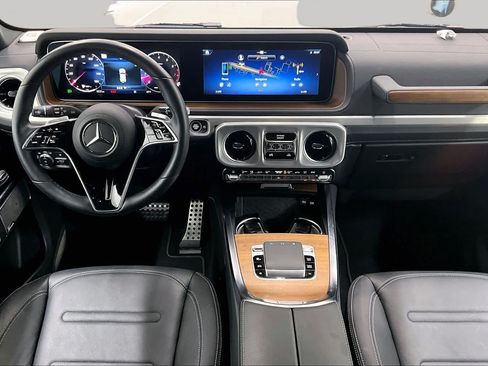 Used 2025 Mercedes-Benz G 550 image 15