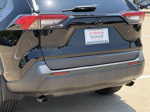 Used 2022 Toyota RAV4 XLE Premium FWD image 7
