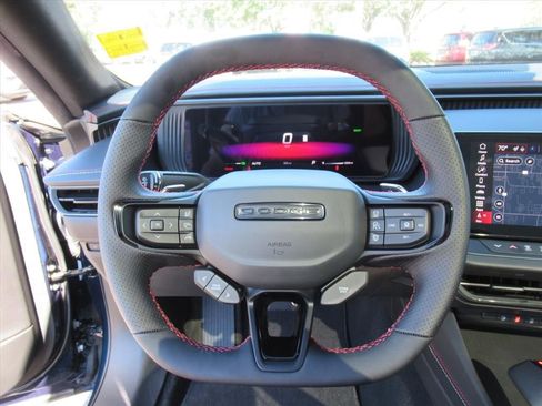 Used 2025 Dodge Charger R/T w/ Sun & Sound Package image 15