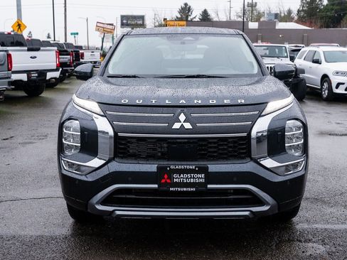 New 2026 Mitsubishi Outlander SE image 2
