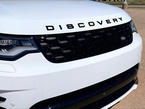 Certified 2025 Land Rover Discovery Dynamic SE AWD/4WD image 30