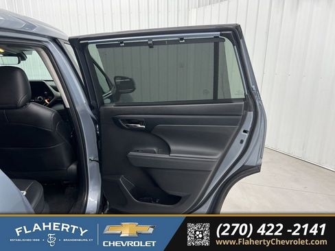 Used 2024 Toyota Highlander XLE image 12