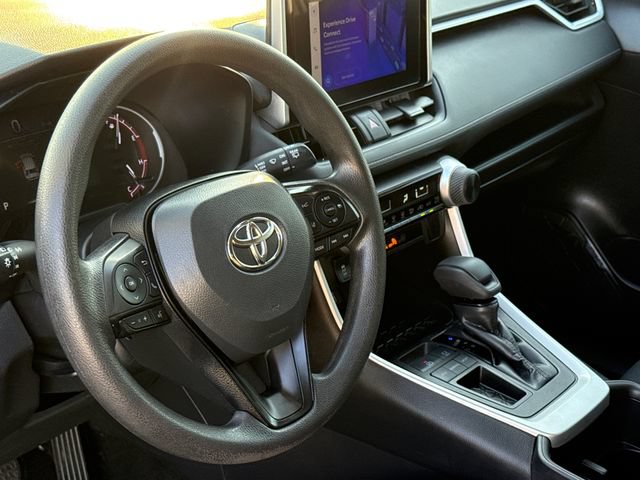 Used 2023 Toyota RAV4 LE FWD image 17