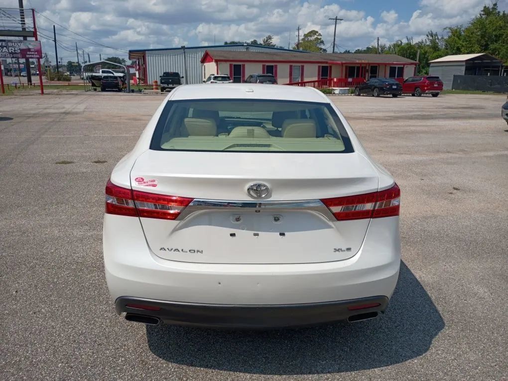 Used 2014 Toyota Avalon XLE Premium FWD image 4