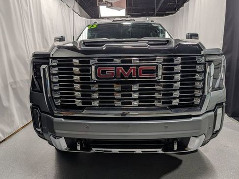Certified 2025 GMC Sierra 2500 Denali w/ Denali Reserve Package AWD/4WD image 9
