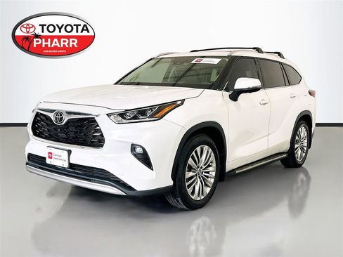 Used 2025 Toyota Highlander Platinum AWD/4WD image 1