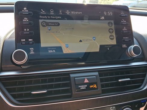 Used 2018 Honda Accord Touring image 3