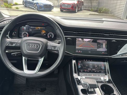 Used 2022 Audi Q7 Premium Plus image 9