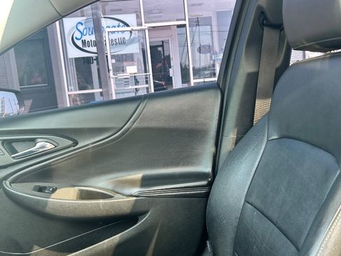 Used 2016 Chevrolet Malibu LT w/ Leather Package FWD image 14