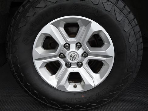 Used 2018 Toyota 4Runner SR5 Premium image 45