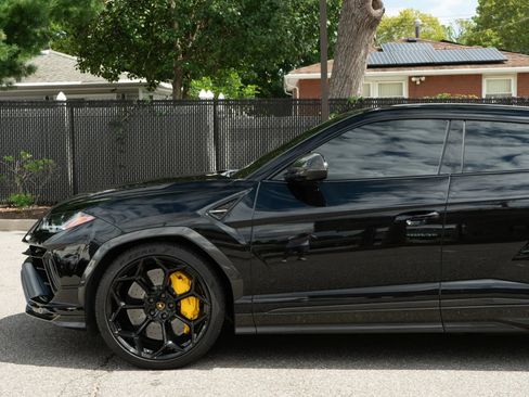 Used 2024 Lamborghini Urus Performante AWD/4WD image 41
