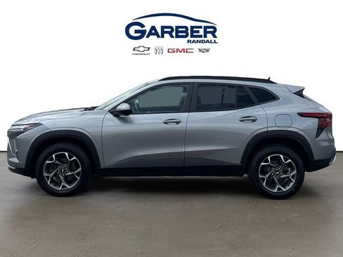 Certified 2024 Chevrolet Trax LT FWD image 2