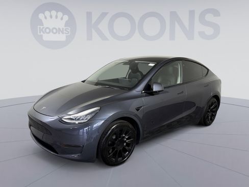 Used 2021 Tesla Model Y Long Range AWD/4WD image 1