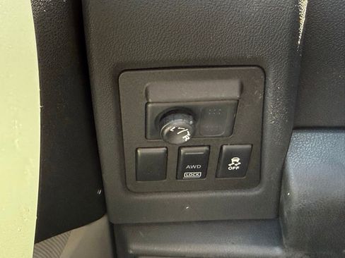 Used 2015 Nissan Rogue S AWD/4WD image 8