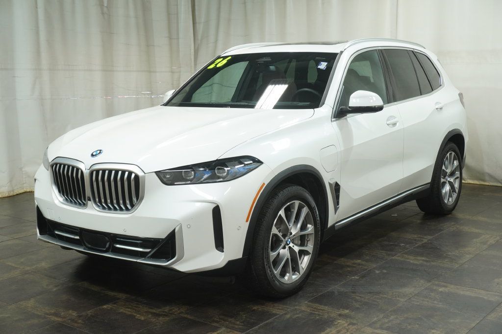 Used 2026 BMW X5 xDrive50e w/ Premium Package AWD/4WD image 2