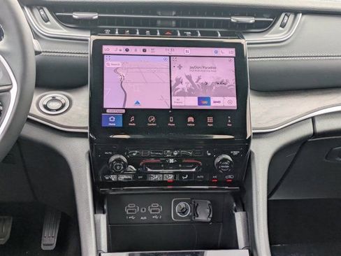 New 2025 Jeep Grand Cherokee L Limited w/ Black Appearance Package image 16