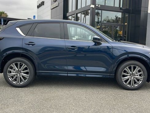 New 2025 MAZDA CX-5 Signature image 6