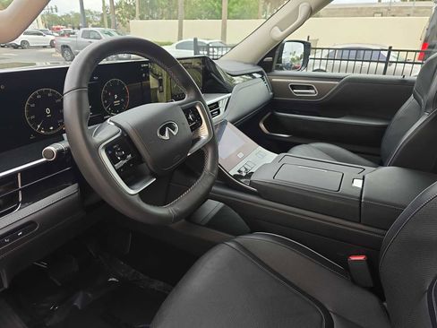 Certified 2025 INFINITI QX80 Luxe image 16