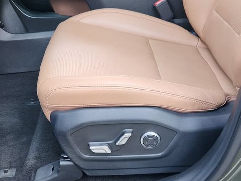 Certified 2025 Hyundai Santa Fe Limited FWD image 17