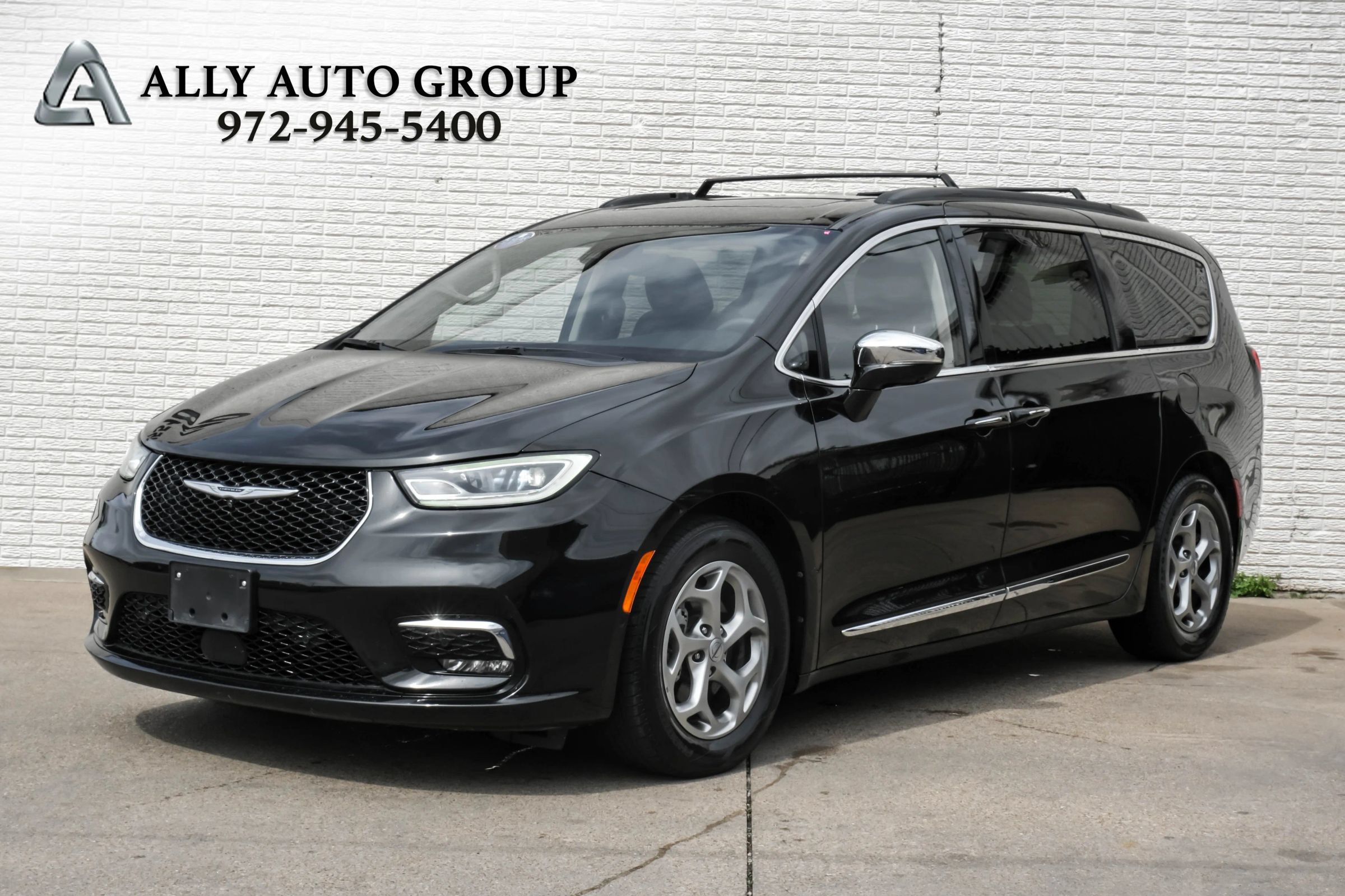 Used 2022 Chrysler Pacifica Limited FWD image 1