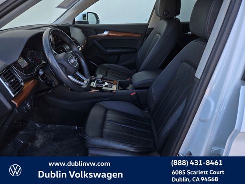 Used 2023 Audi Q5 2.0T Premium w/ Convenience Package image 16