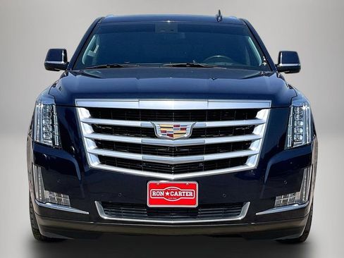 Used 2020 Cadillac Escalade Luxury RWD image 3