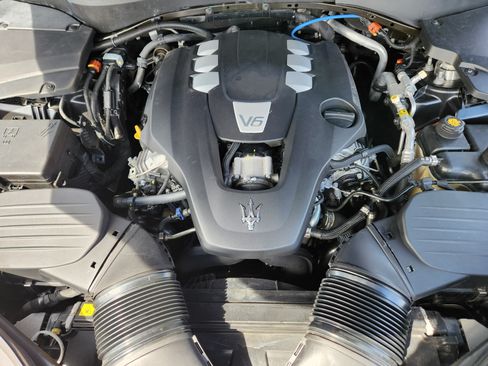 Used 2023 Maserati Levante GT AWD/4WD image 12