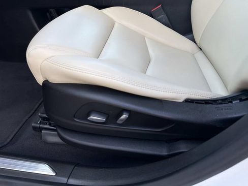 Used 2017 Cadillac XT5 FWD image 21