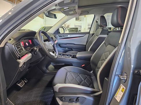 Used 2026 Volkswagen Atlas Peak Edition AWD/4WD image 24