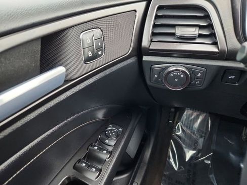 Used 2020 Ford Fusion Titanium image 37