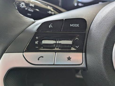 Used 2024 Hyundai Elantra SEL w/ Convenience Package FWD image 5
