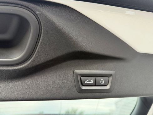 Used 2026 BMW X5 sDrive40i image 10