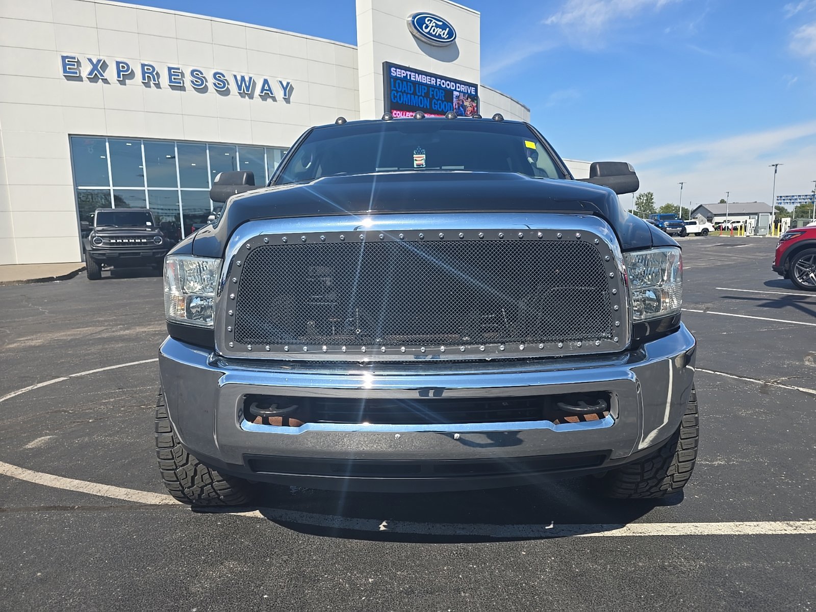 Used 2014 RAM 2500 SLT AWD/4WD image 2