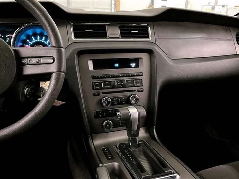 Used 2012 Ford Mustang Coupe RWD image 6