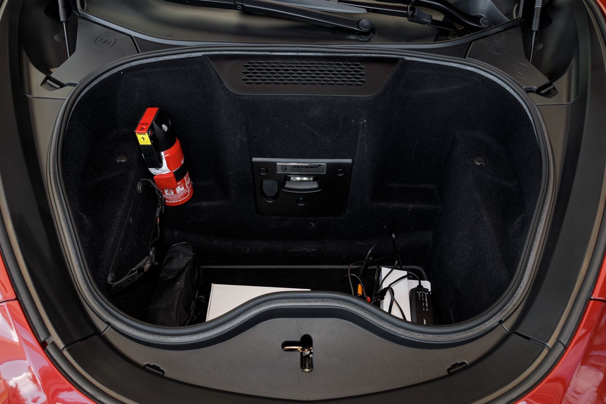 Used 2023 McLaren GT RWD image 40