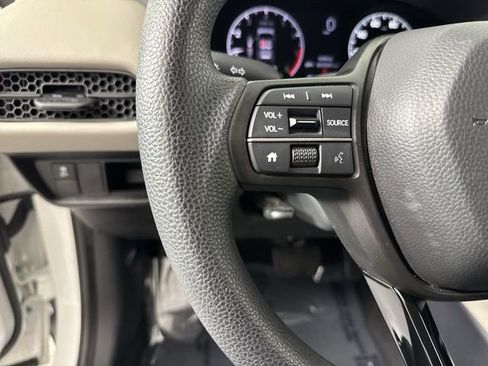 Used 2023 Honda HR-V LX image 13