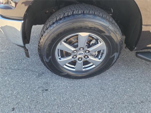 Used 2018 Ford F150 XLT w/ Equipment Group 302A Luxury image 10