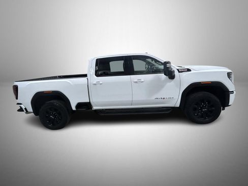 Used 2024 GMC Sierra 2500 AT4 w/ Technology Package image 4