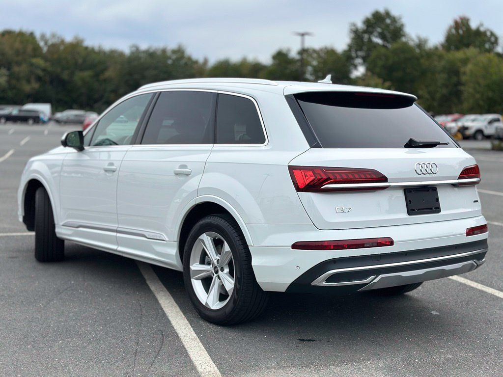 Used 2023 Audi Q7 2.0T Premium w/ Convenience Package AWD/4WD image 4