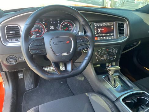 Used 2022 Dodge Charger R/T w/ Performance Handling Group RWD image 10