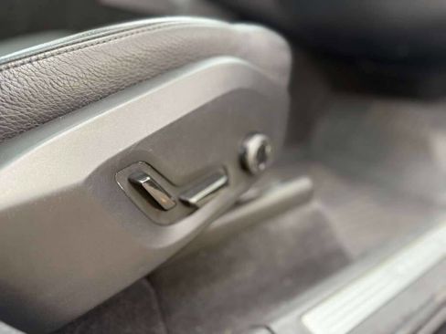 Used 2017 Volvo XC90 T6 Momentum w/ Vision Package image 18