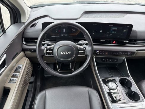 Certified 2025 Kia Carnival EX FWD image 22